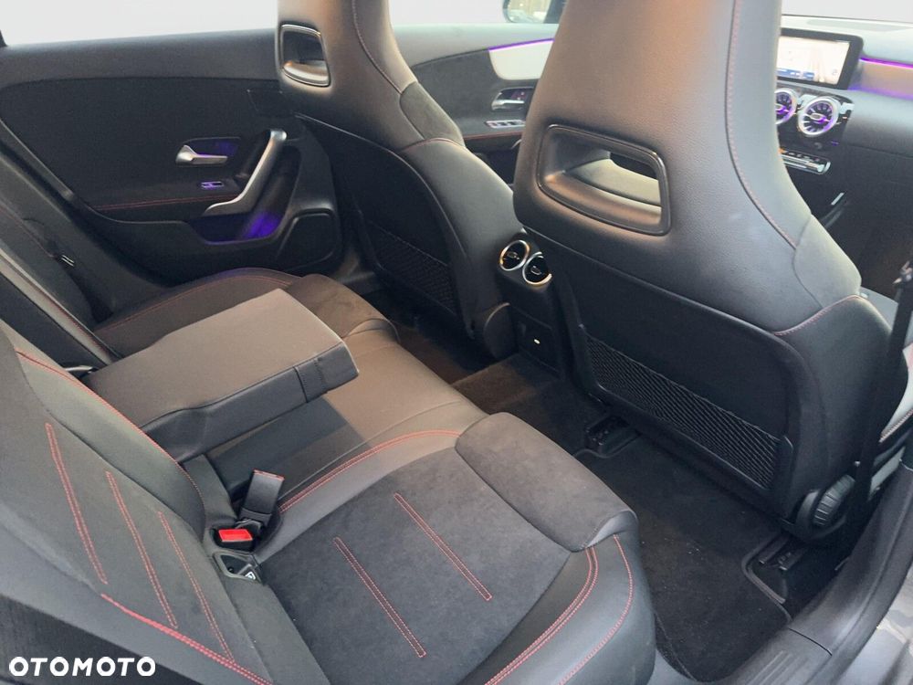 Mercedes-Benz Klasa A 200 d AMG Line 8G-DCT - 24