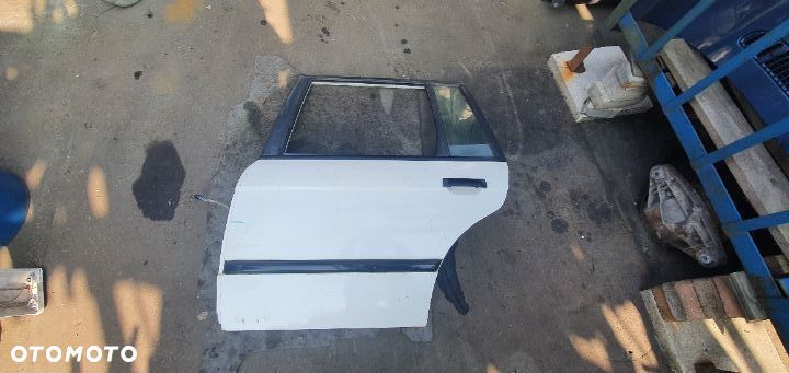 bmw e30 touring drzwi tył lewe - 1