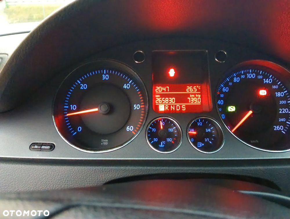 Volkswagen Passat 2.0 TDI Comfortline DSG - 5