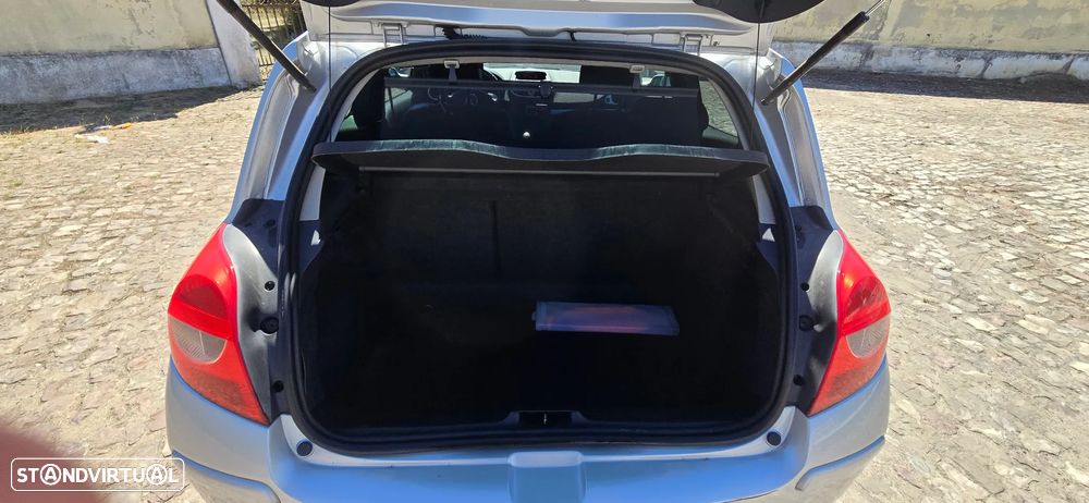 Renault Clio 1.5 dCi Privilège - 11