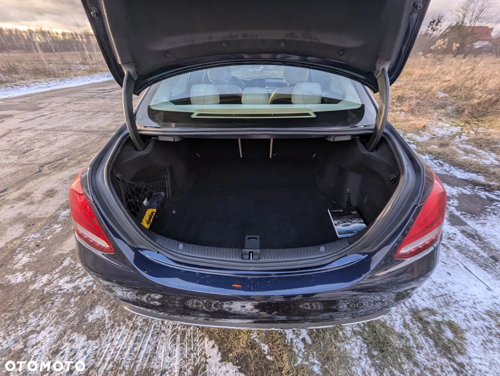 Mercedes-Benz Klasa C 300 7G-TRONIC - 21