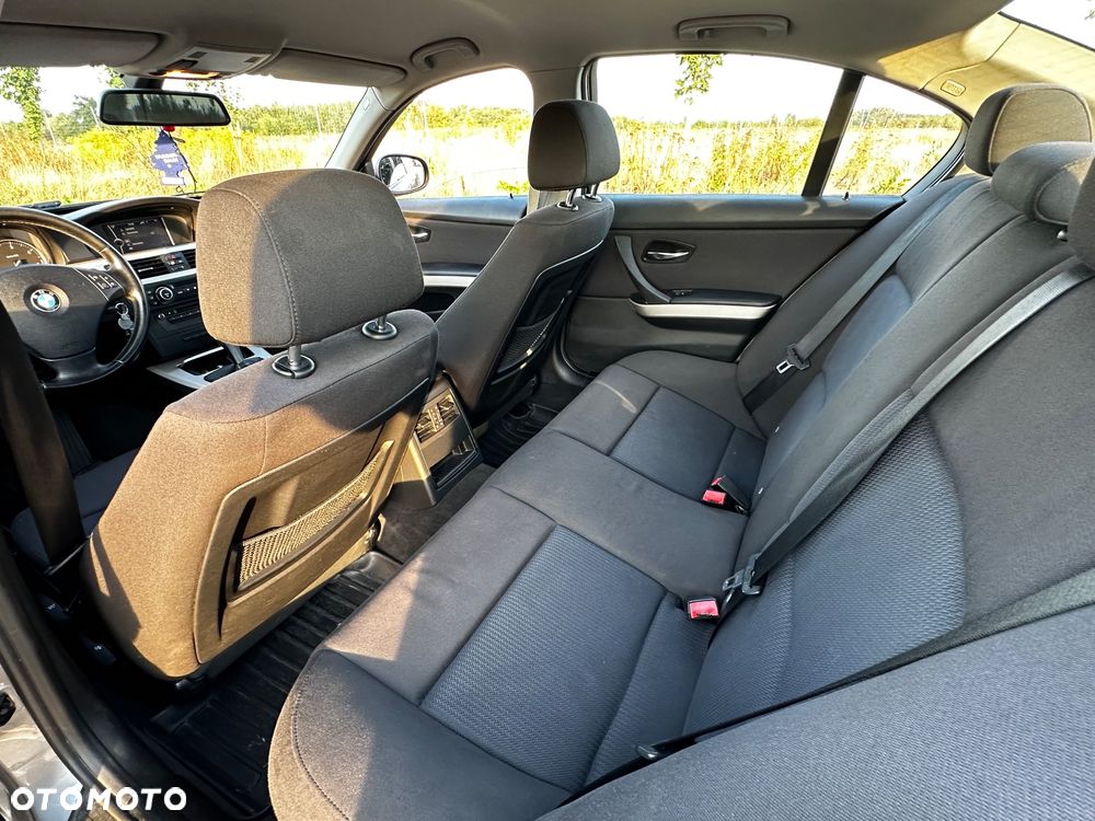 BMW Seria 3 320d Efficient Dynamics - 8