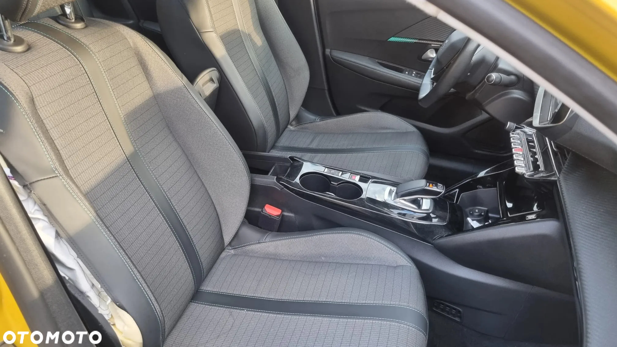 Peugeot 208 e-208 Active Pack - 11