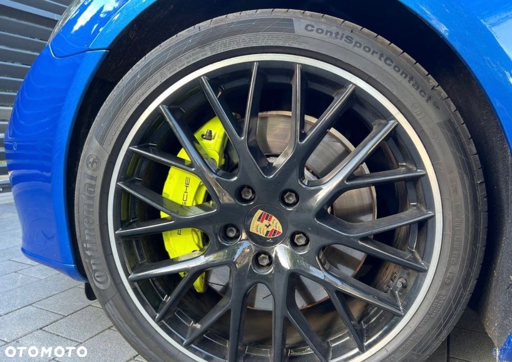 Porsche Panamera 4 - 12