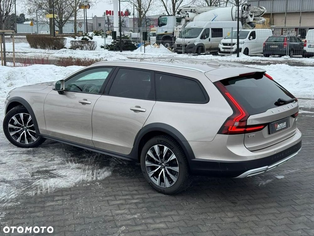 Volvo V90 Cross Country B5 B AWD Ultimate - 4