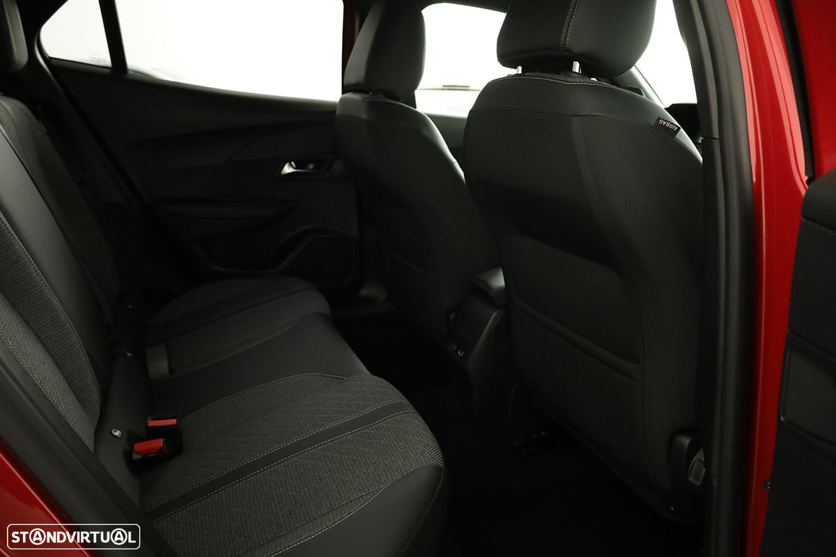 Peugeot 2008 1.2 PureTech Allure - 21