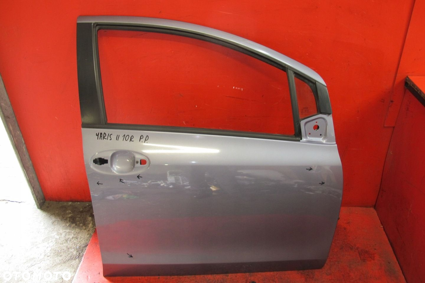TOYOTA YARIS 2 II DRZWI PRZÓD PRAWE 8T4 5D - 2