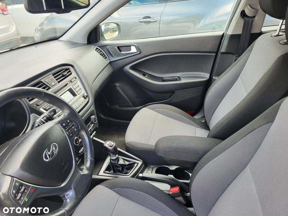 Hyundai i20 1.4 Comfort - 12