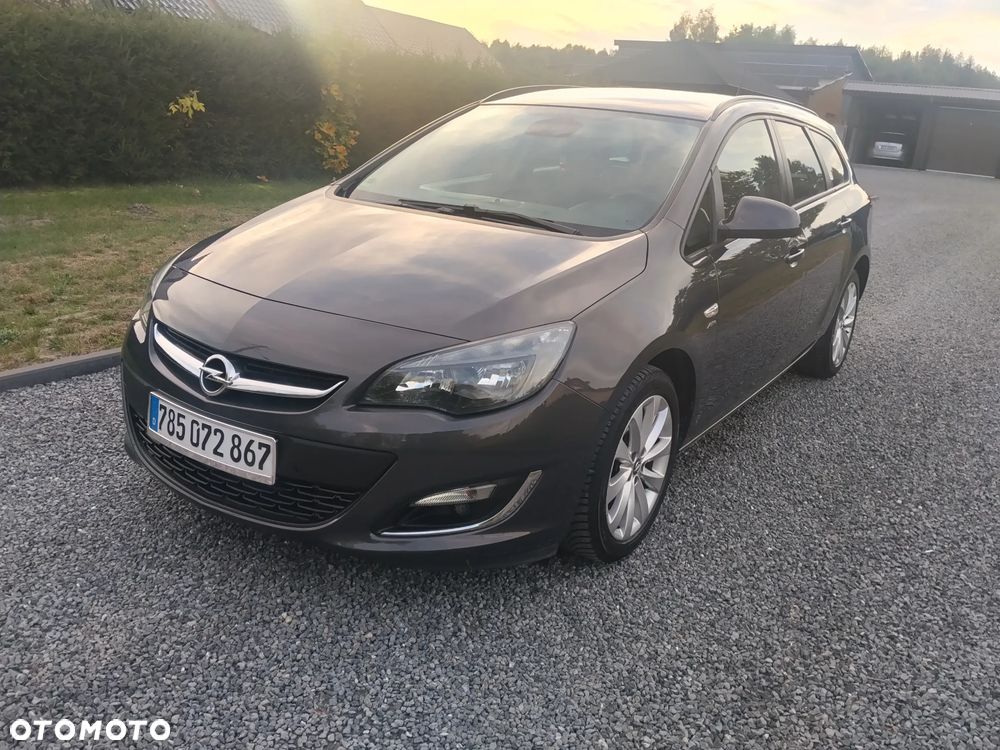 Opel Astra 2013 photo 2