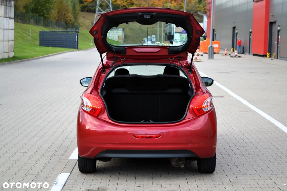 Peugeot 208 1.2 VTi Style - 28