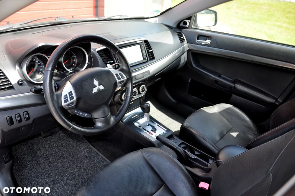 Mitsubishi Lancer 1.8 CVT Intense - 24