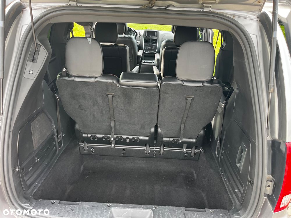 Dodge Grand Caravan 3.6 R/T - 18