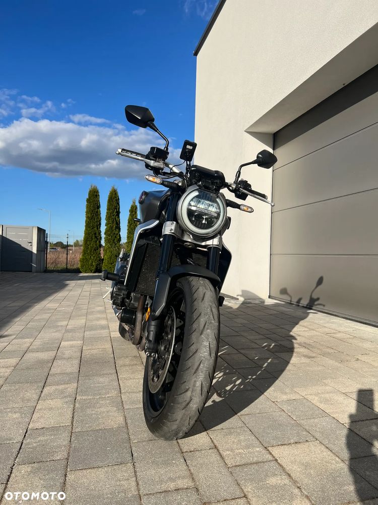 Honda CB - 1