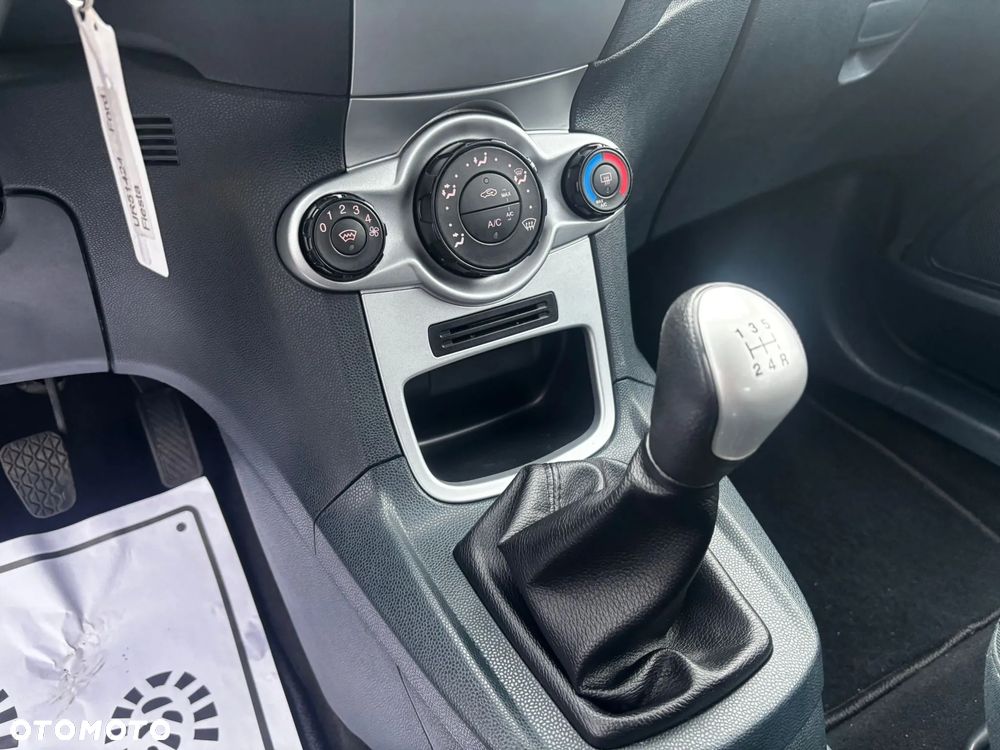 Ford Fiesta 1.25 Champions Edition - 8