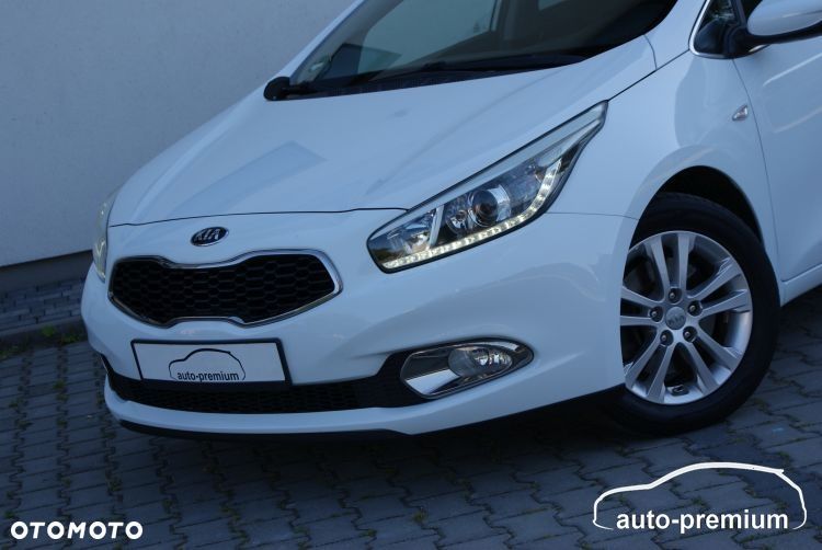 Kia Ceed 1.6 GDI Dream Team Edition - 40