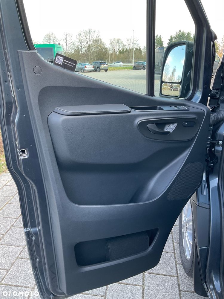 Mercedes-Benz Sprinter 319 - 9