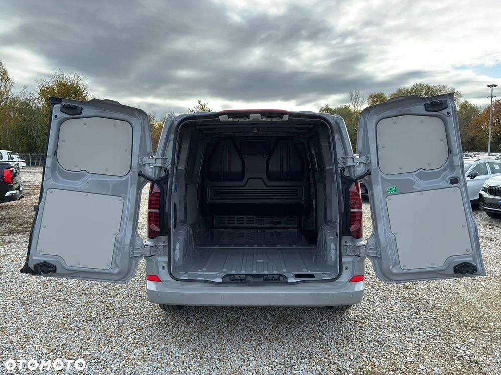 Volkswagen Transporter Furgon L1, 2.0 TDI 150 KM manual - 11