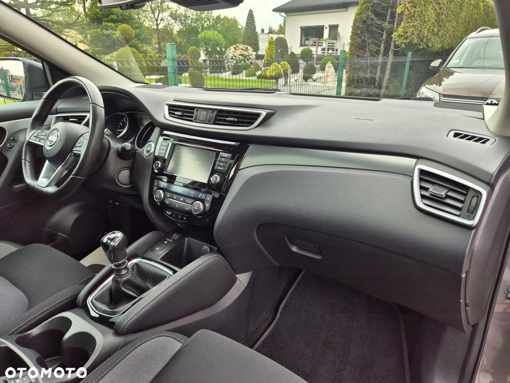 Nissan Qashqai 1.3 DIG-T N-Connecta - 10