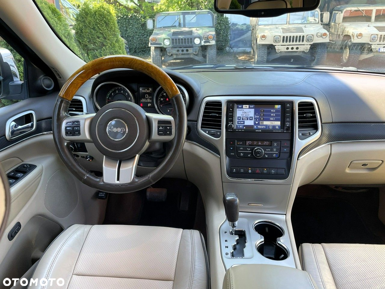 Jeep Grand Cherokee - 33