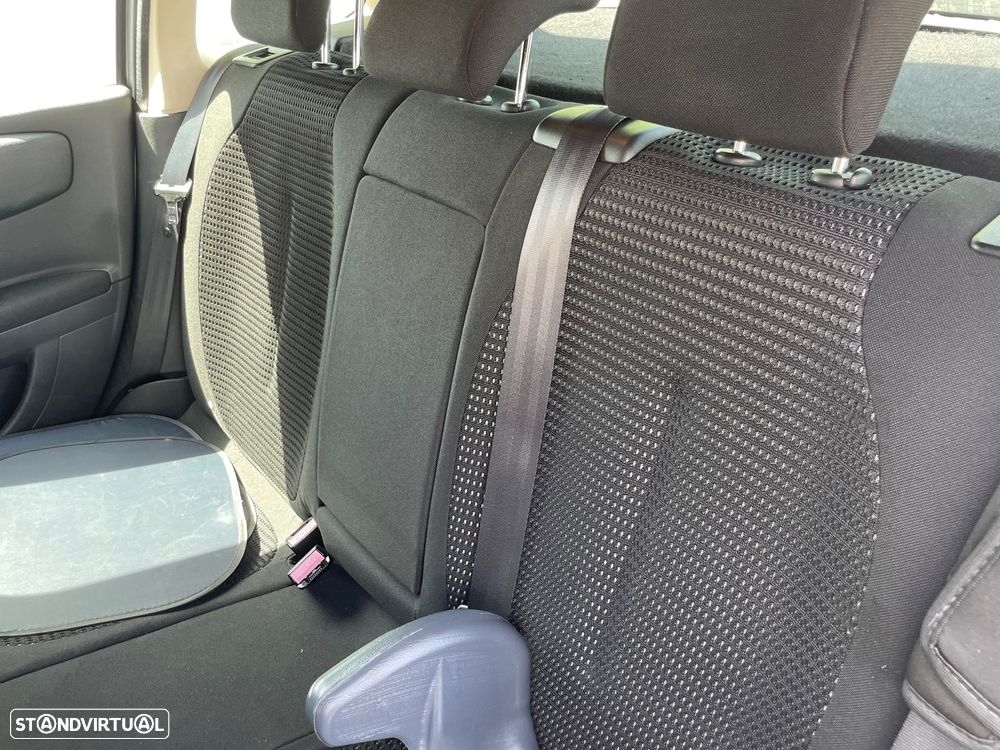 Citroën C4 1.6 HDi 110 VTR Pack - 3