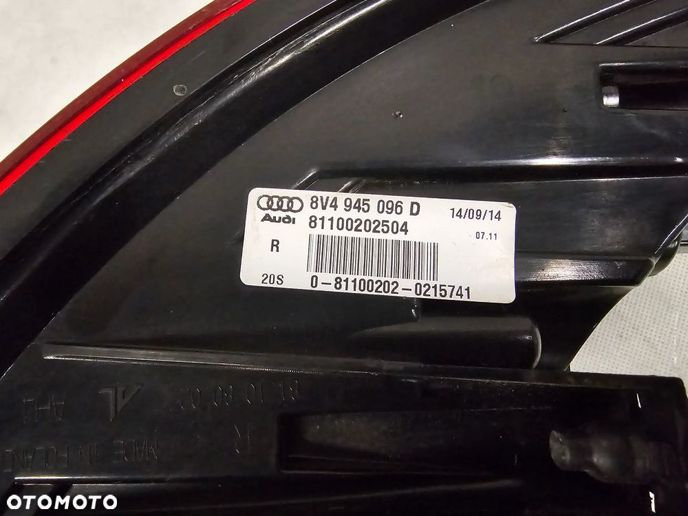 Lampa prawa Audi A3 8V4945096D - 3