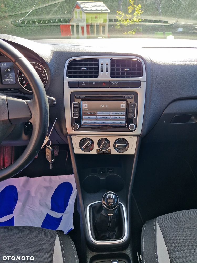 Volkswagen Polo 1.4 16V Highline - 13