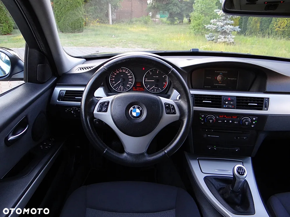 BMW Seria 3 320d - 28