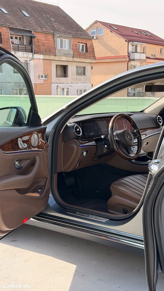 Mercedes-Benz E 220 d 4MATIC Aut. - 16