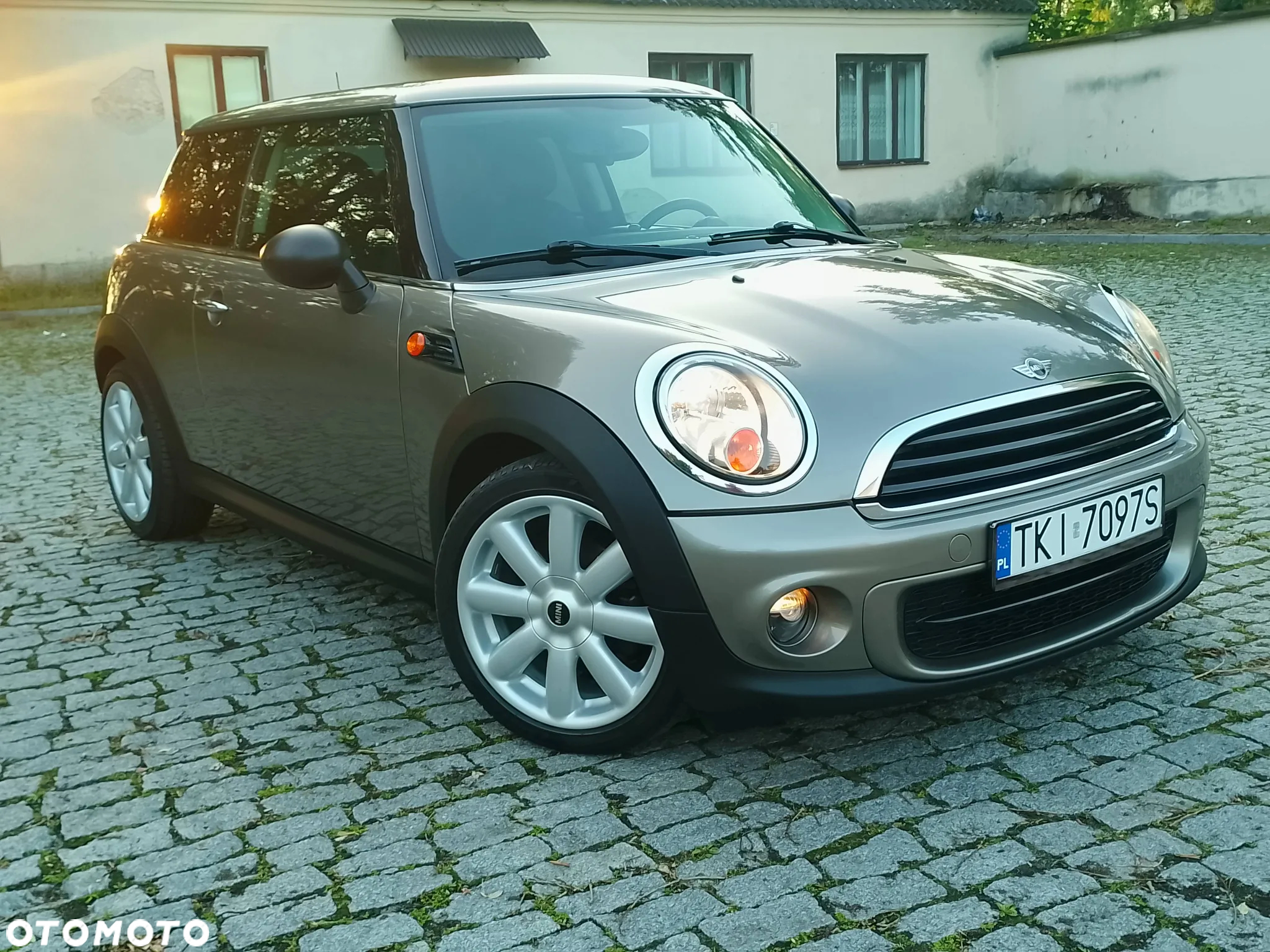 MINI ONE - 3