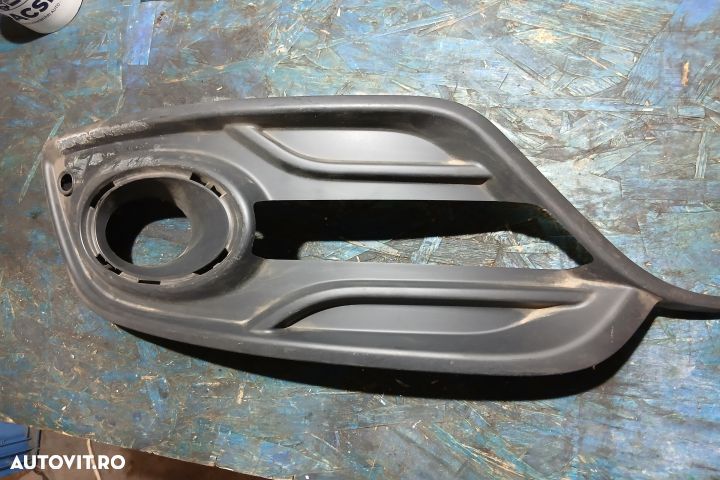 Grila proiector dreapta 261A26515R 261A21417R 253A62486R 253A66060R 2 - 2