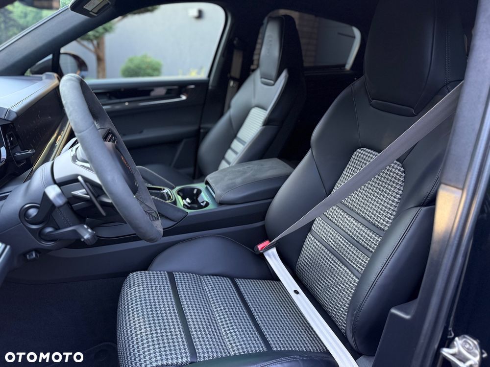 Porsche Cayenne GTS Tiptronic S - 17