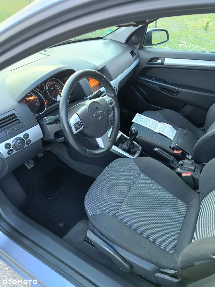 Opel Astra 1.6 Edition Sport - 16