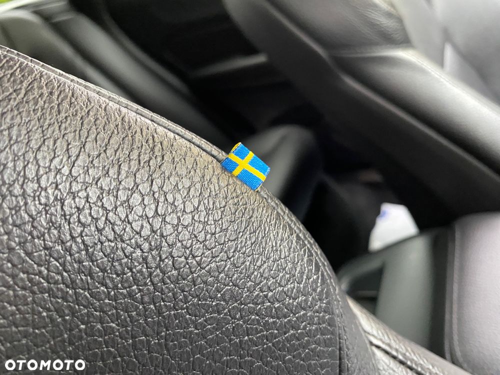 Volvo XC 60 B4 D AWD Geartronic Momentum Pro - 13