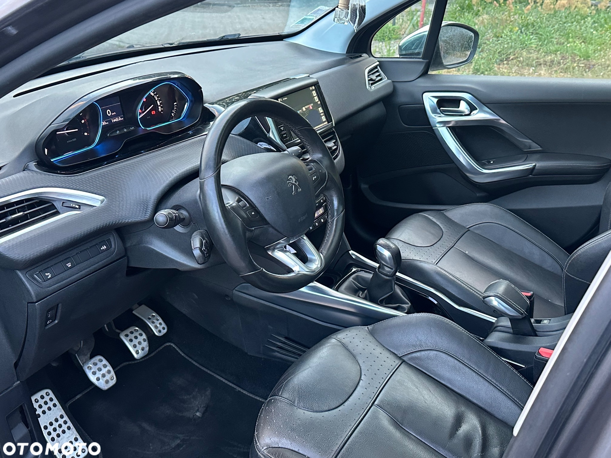 Peugeot 2008 1.6 e-HDi Allure S&S - 10