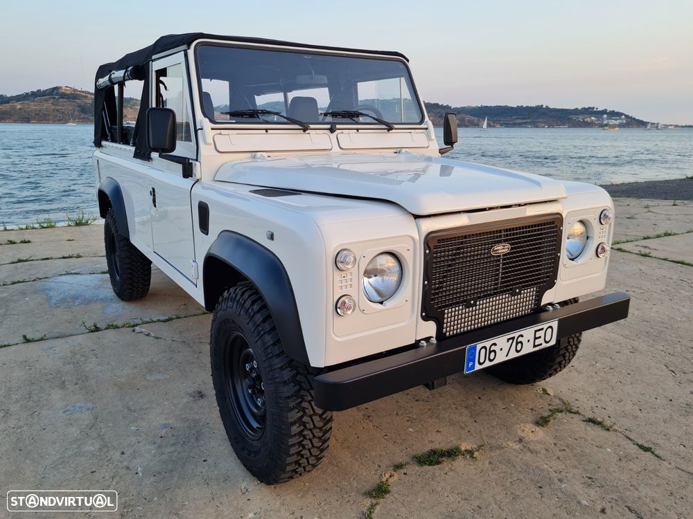 Land Rover Defender - 18