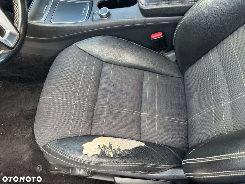 Mercedes-Benz CLA 200 7G-DCT - 12