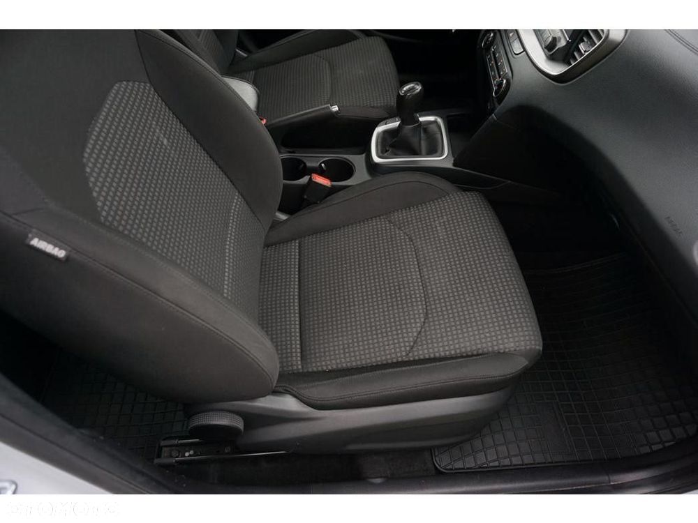 Kia Ceed - 36