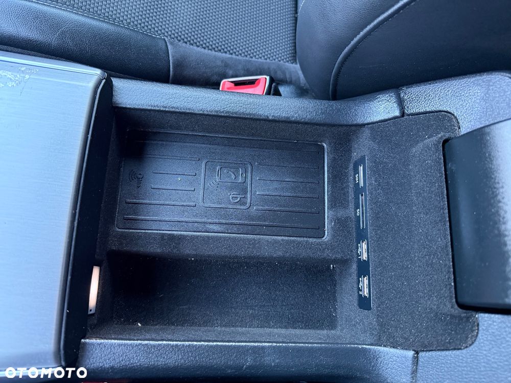 Audi A6 Avant 45 TFSI quattro S tronic design - 28