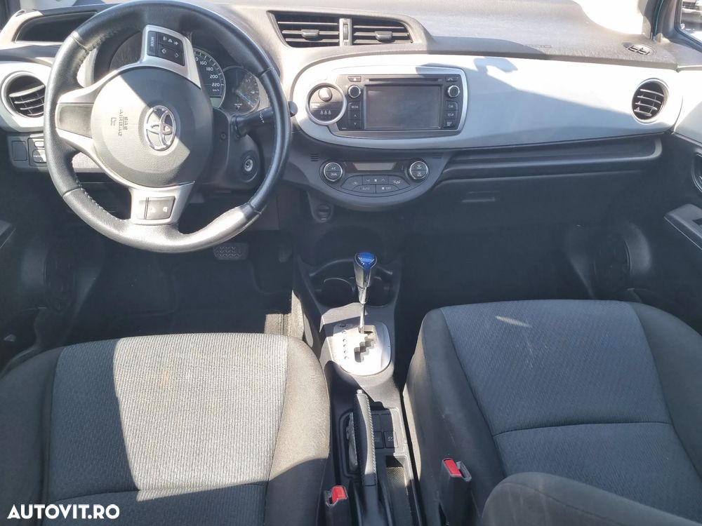 Toyota Yaris - 12