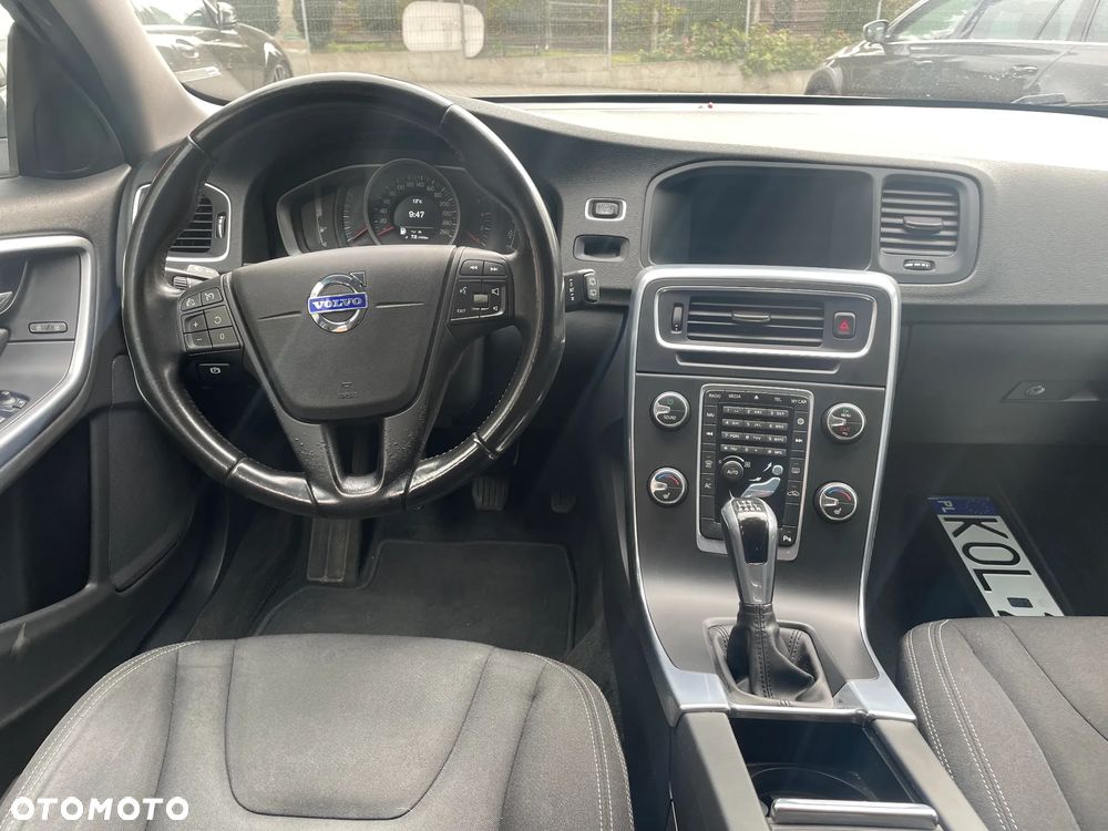 Volvo V60 D3 Momentum - 15