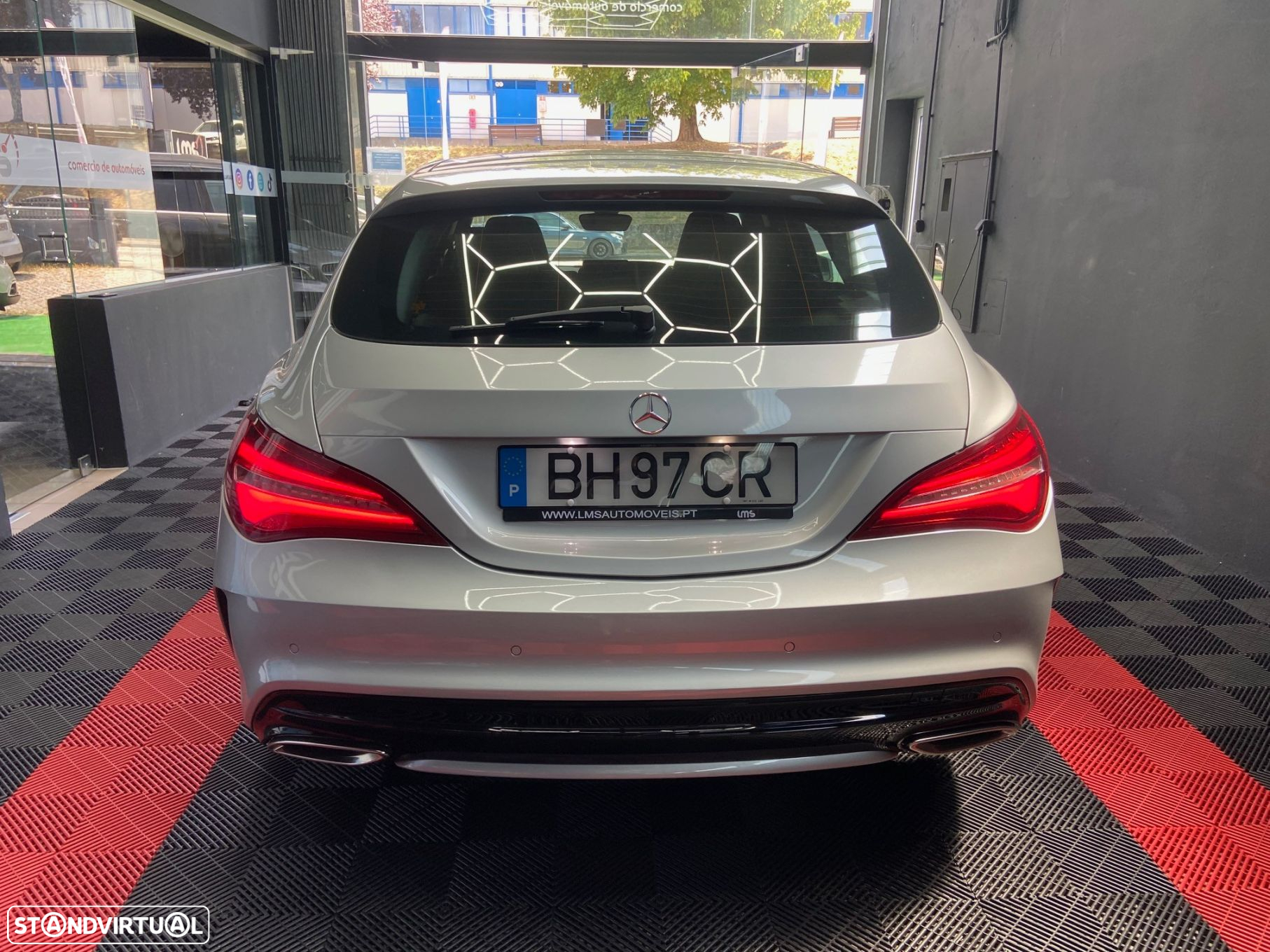 Mercedes-Benz CLA 180 d Shooting Brake AMG Line - 5
