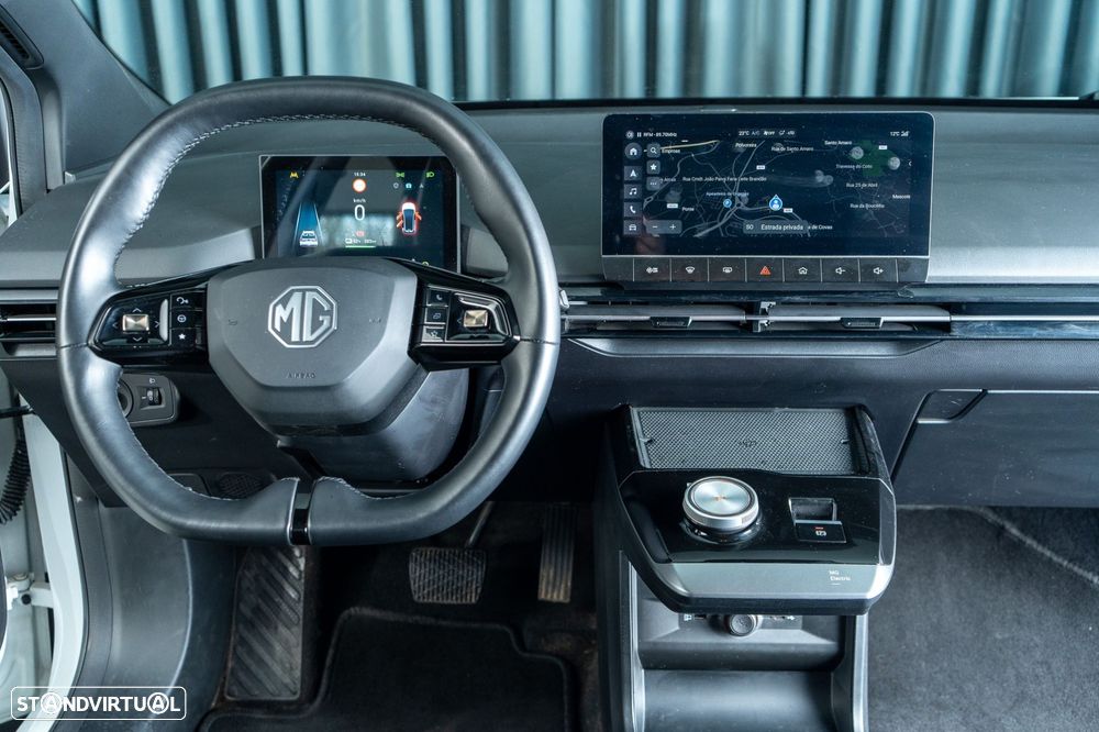 MG MG4 64 kWh Luxury - 42