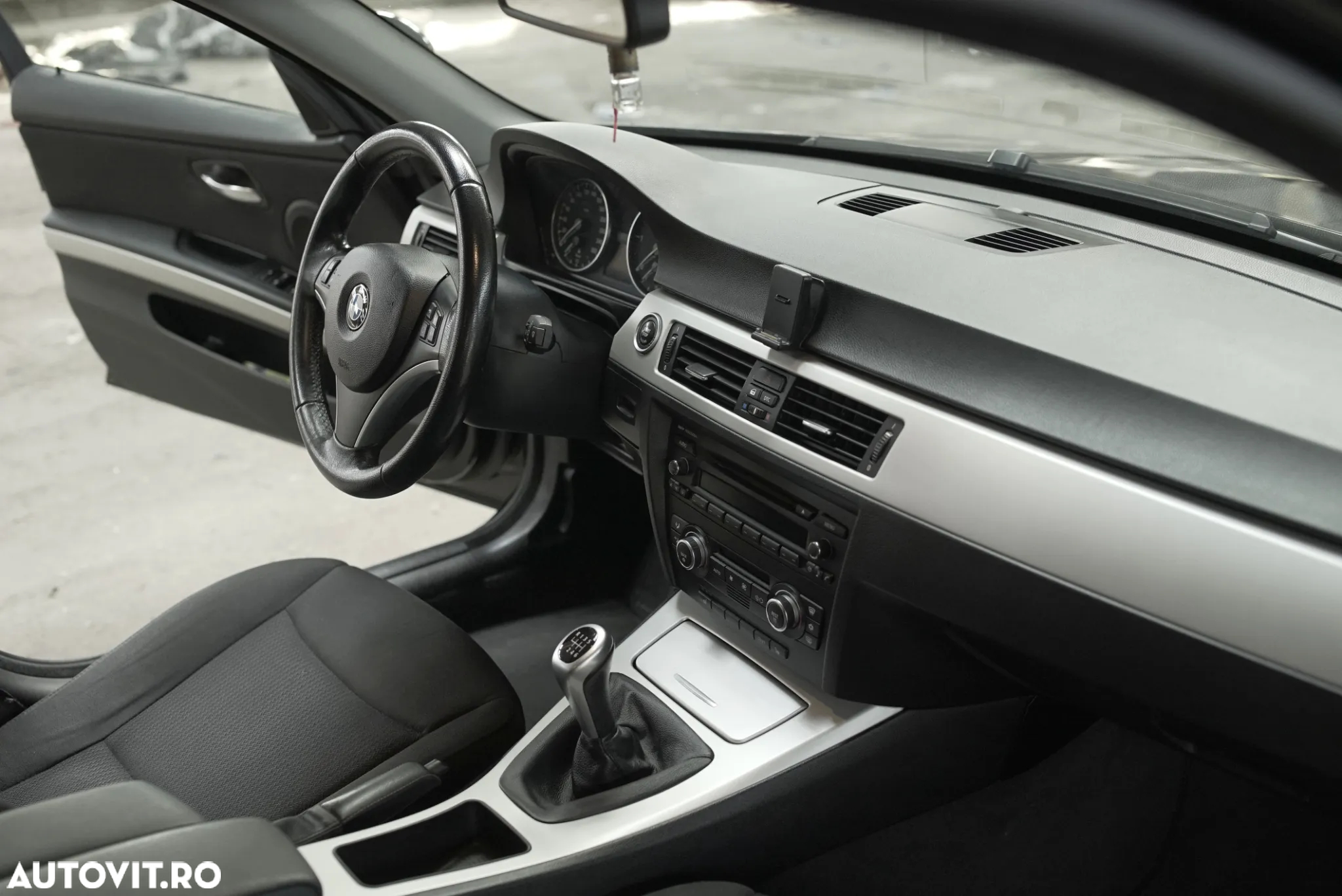 BMW Seria 3 318d - 9