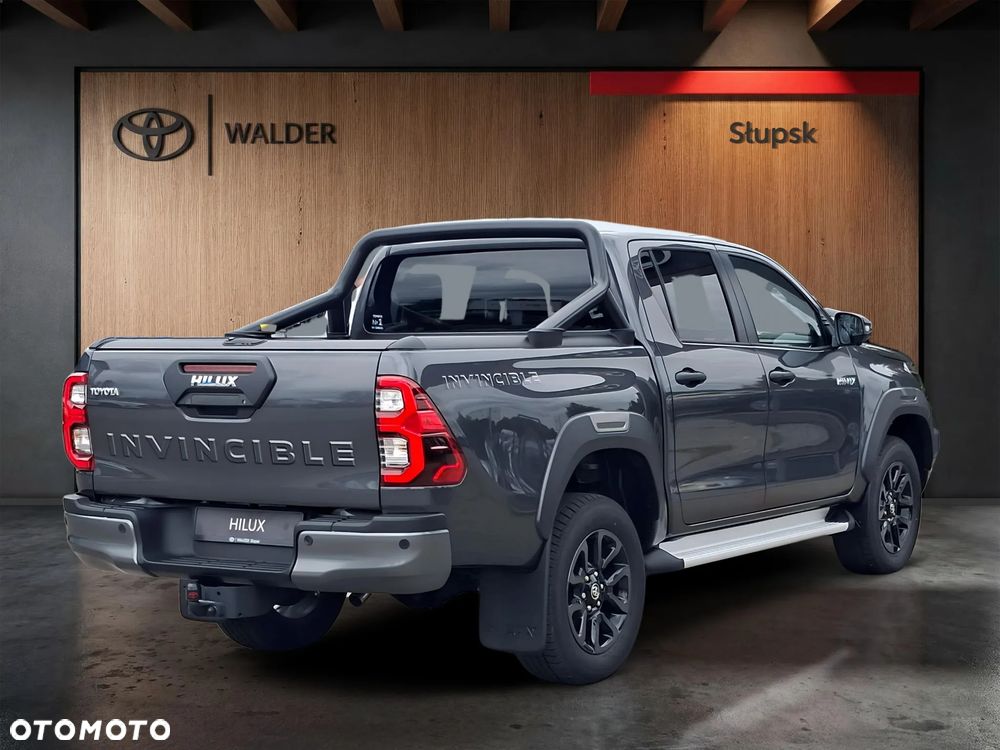 Toyota Hilux 2.8 D-4D Double Cab Invincible 4x4 - 5