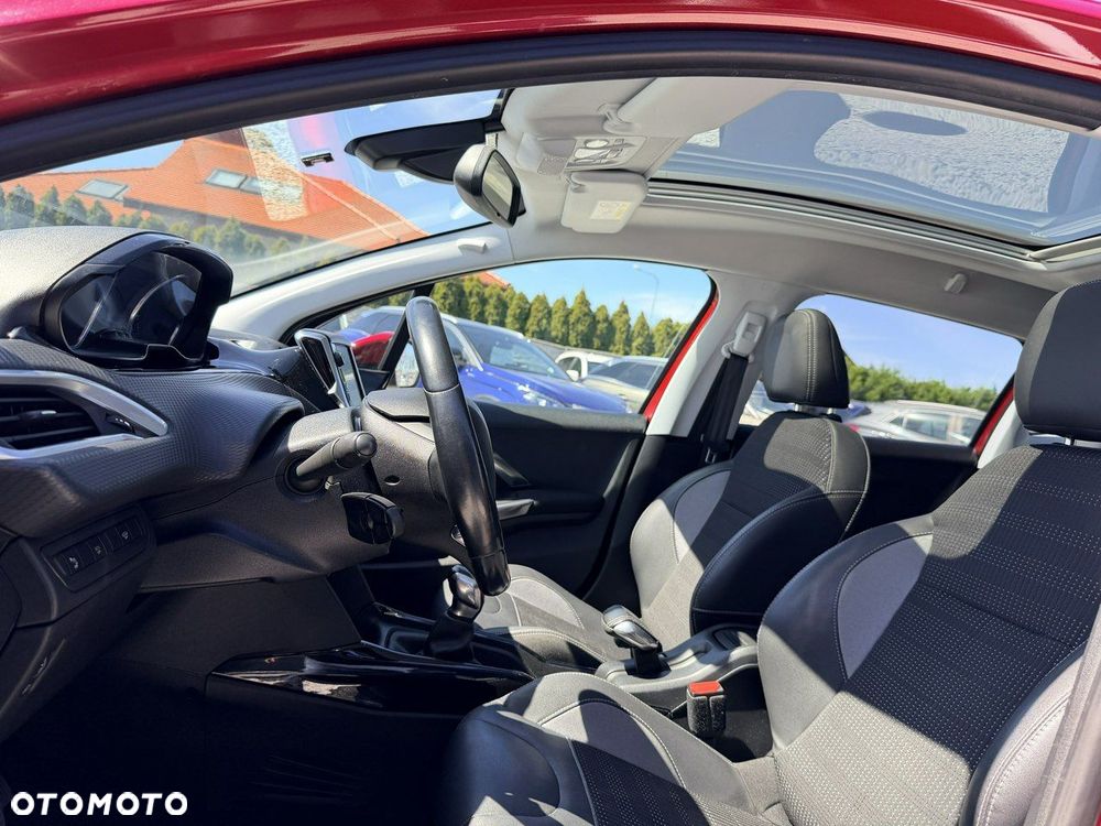 Peugeot 2008 1.2 Pure Tech GPF Allure S&S - 32