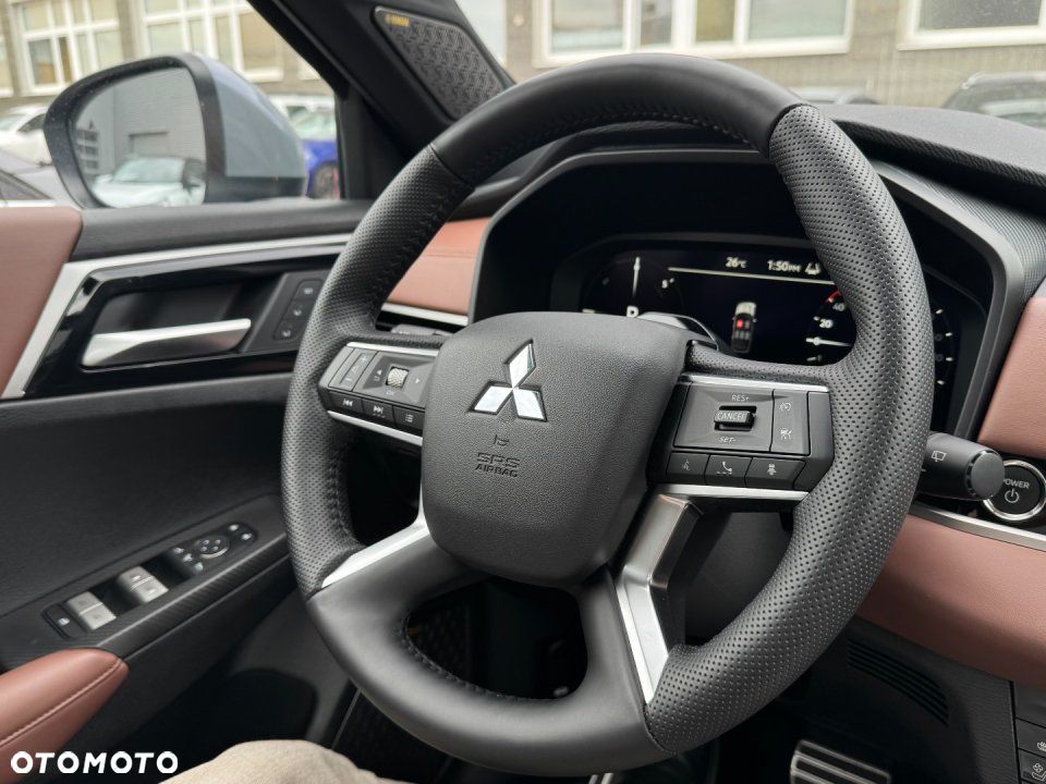 Mitsubishi Outlander - 21