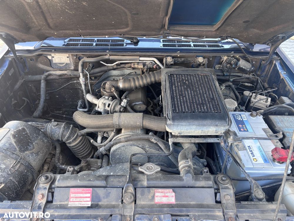 Mitsubishi Pajero Sport 2.5 TD Intense Piele + - 11
