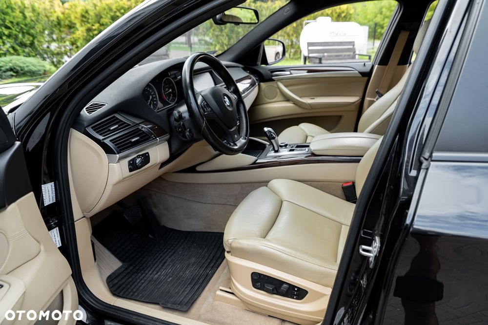 BMW X6 xDrive35i - 16