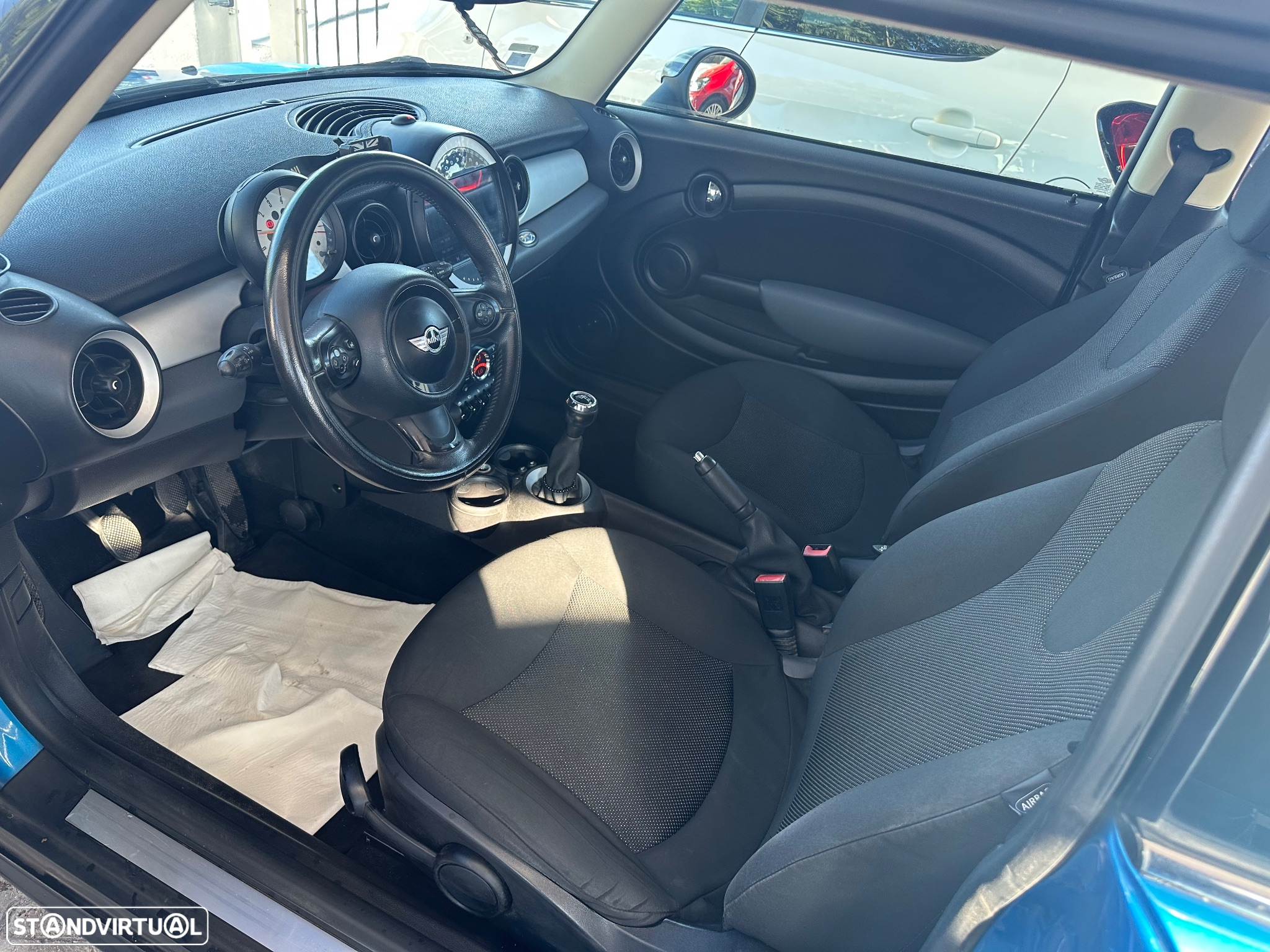 MINI 3 Portas One D - 9