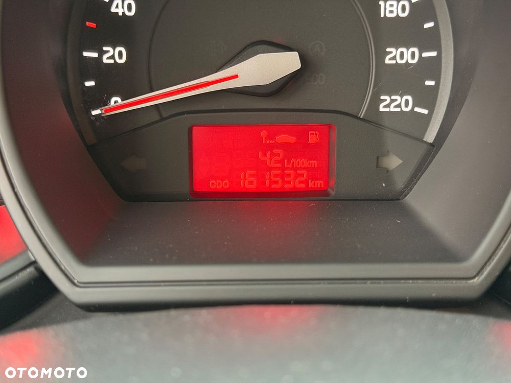 Kia Rio - 12